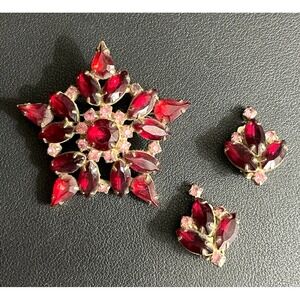 Vintage Rhinestone Brooch Earrings Set Gold Tone Red Pink Dimensional Star Demi